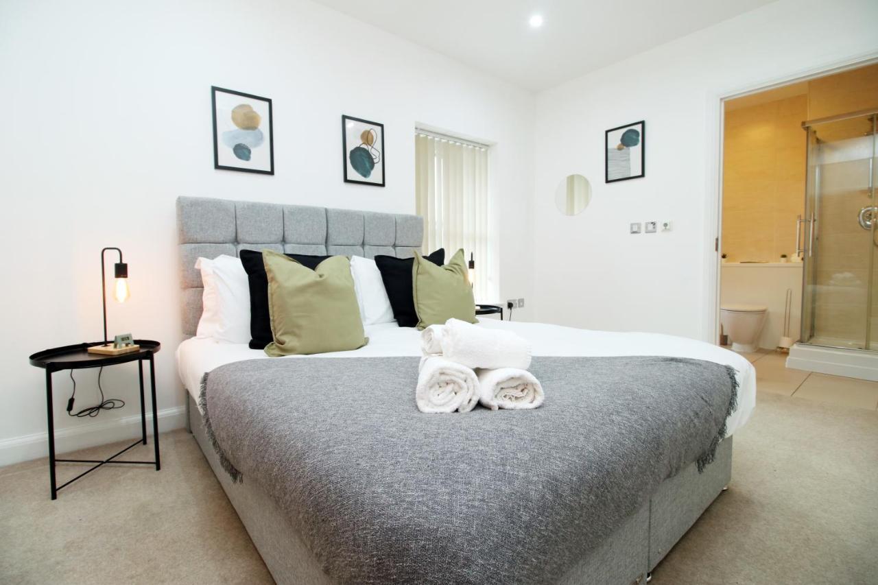 No 2 Under The Clock By Ssw - 2Br, Right In The City Centre, Sleeps 6 Cardiff Exterior foto