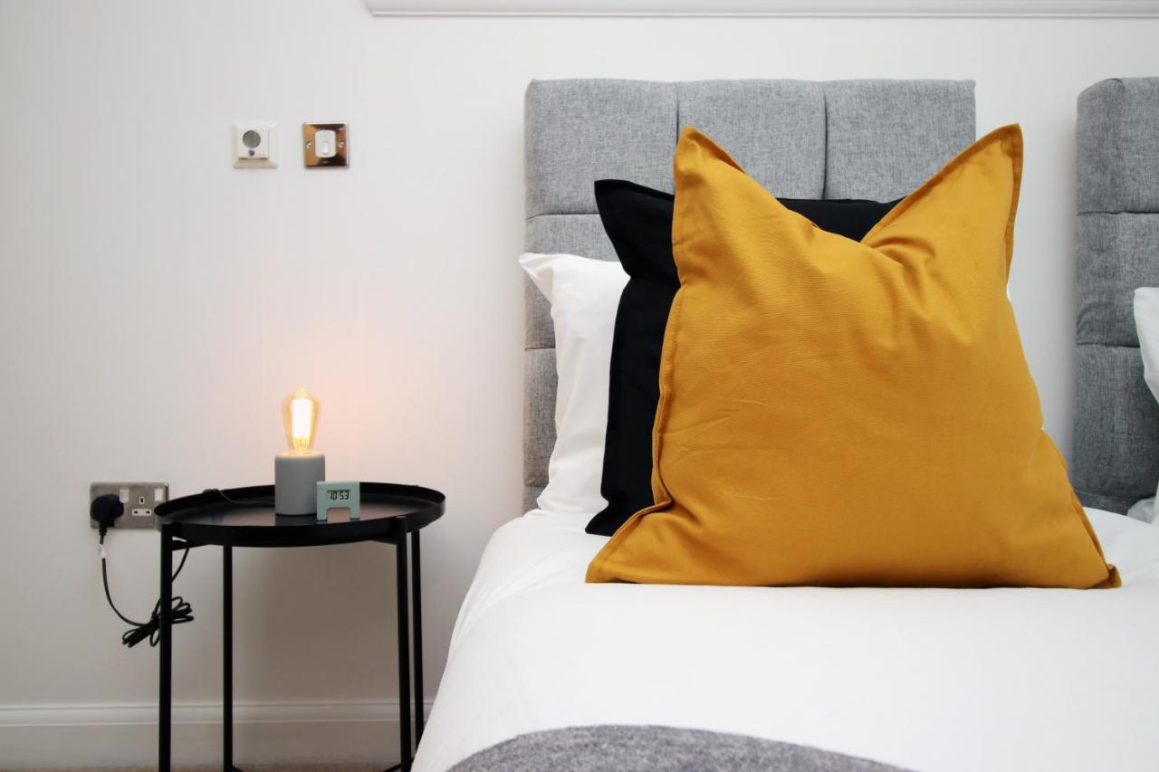 No 2 Under The Clock By Ssw - 2Br, Right In The City Centre, Sleeps 6 Cardiff Exterior foto