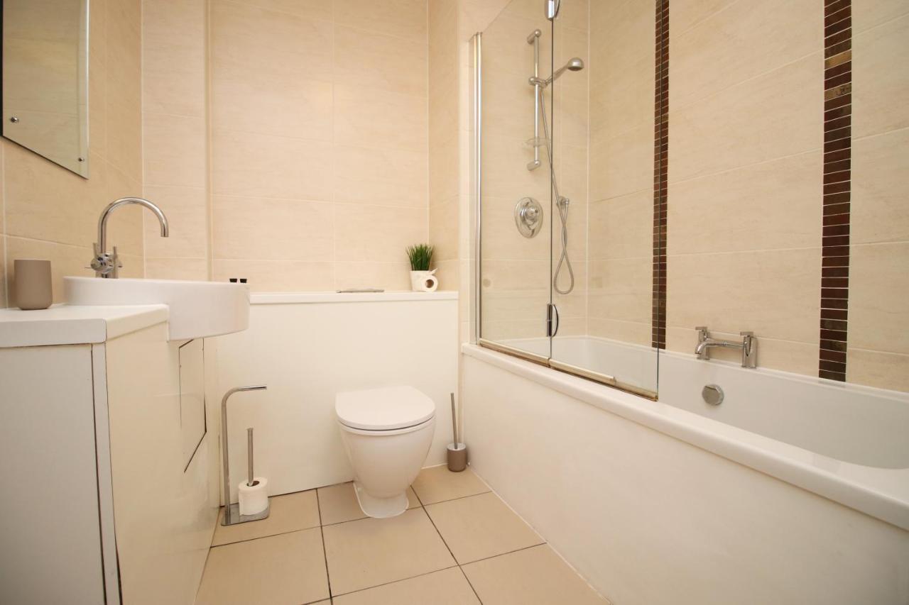 No 2 Under The Clock By Ssw - 2Br, Right In The City Centre, Sleeps 6 Cardiff Exterior foto